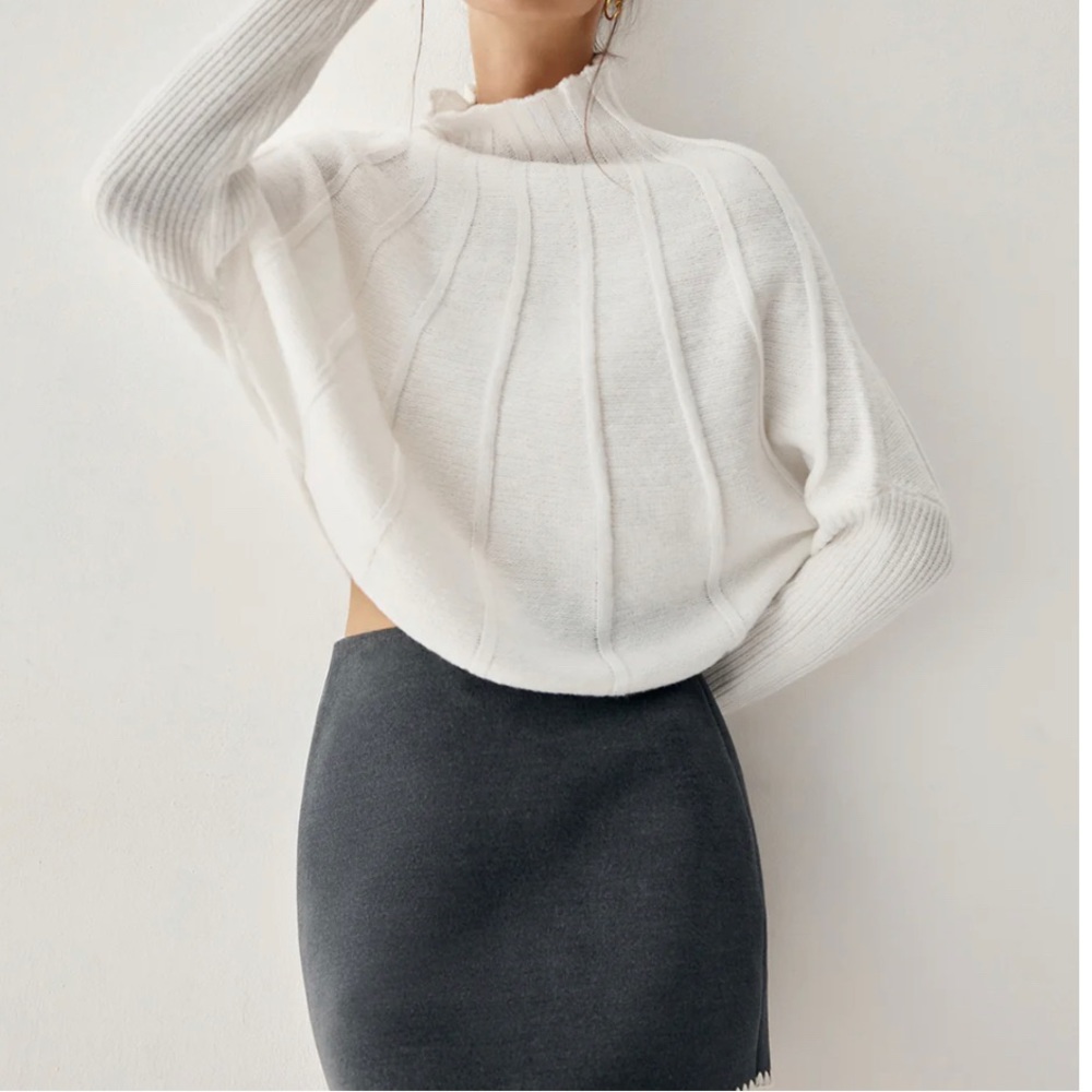 Piping Mock Neck Long Sleeve Knit Top